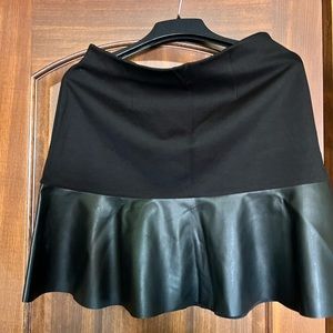 Faux leather skirt (Cabi 3405)